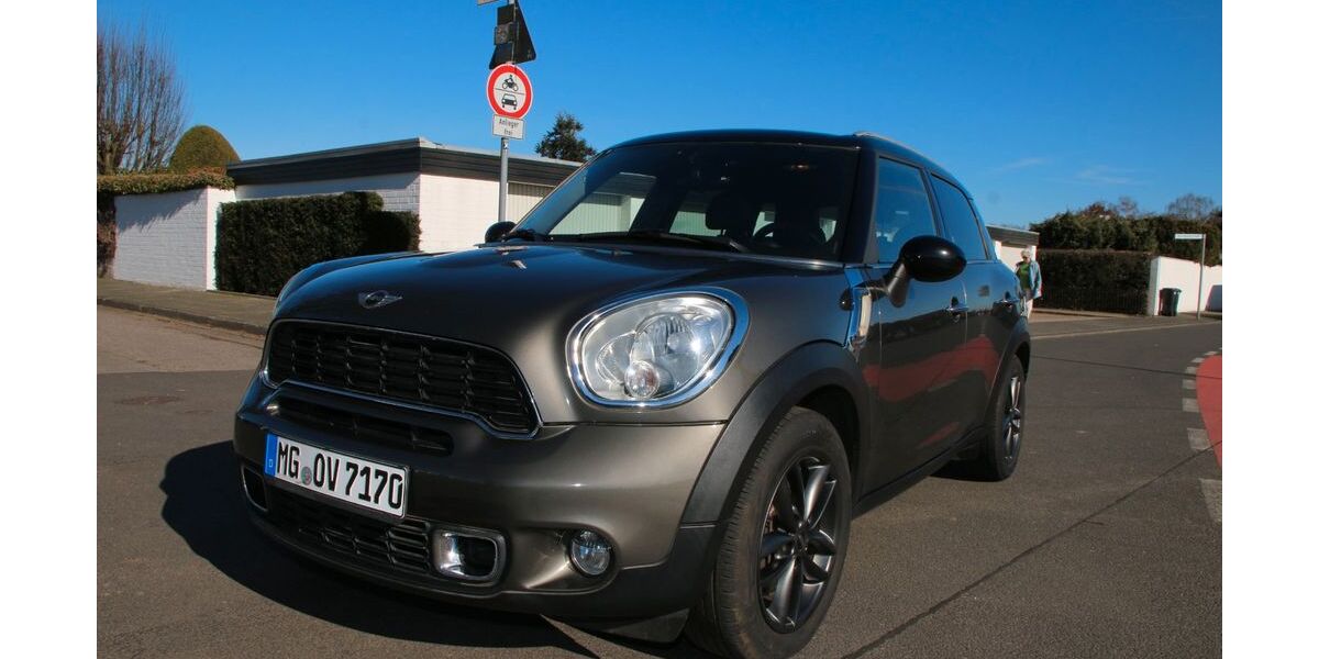 Mini Countryman S (Cooper) 133.000 km 9.400 &euro; Mönchengldbach 41063