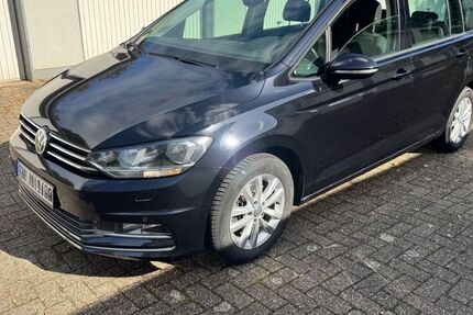 VW Touran 161.250 km 13.990 &euro; Duisburg 47179