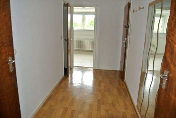 schickesgepflegtes und renoviertes Großraum-Apartment mit Balkon **Hochparterre 1 zimmer