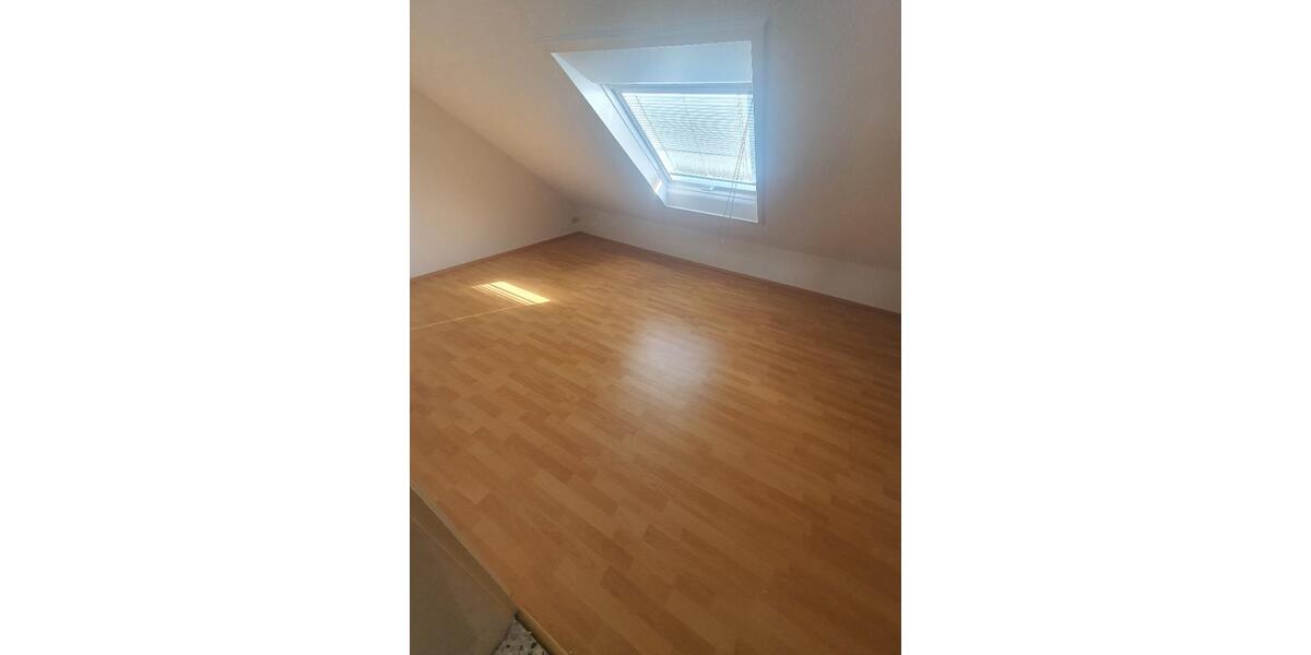 Dachgeschoßwohnung Wuppertal Elberfeld - 2 Zimmer, 52 m&sup2;, 260&euro; | Angebot:25755285
