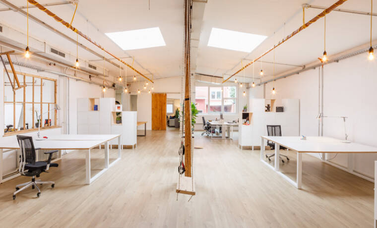 Top ausgestattete und großzügige Arbeitsplätze in einem Loft-Büro - All-in-Miete