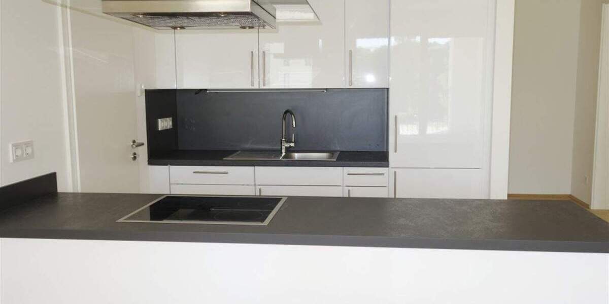 Etagenwohnung Mönchengladbach Stadtmitte - 2 Zimmer, 103 m&sup2;, 1.379&euro; | Angebot:25778925