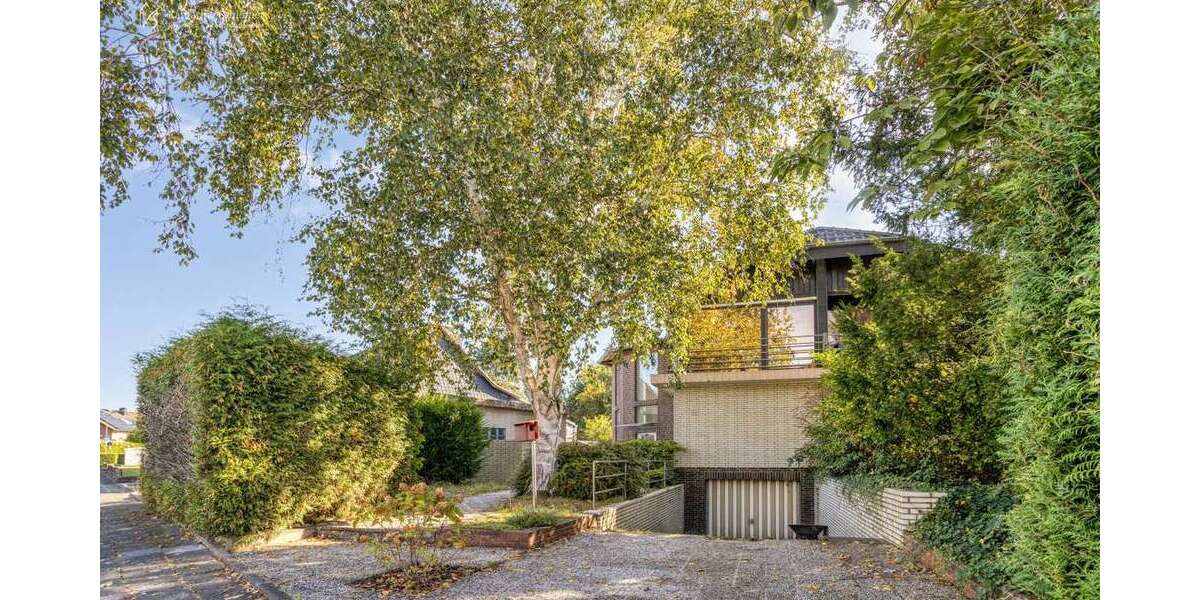 Haus zum Kaufen in Dormagen Ückerath 698.000 € 333 m² 11 zimmer