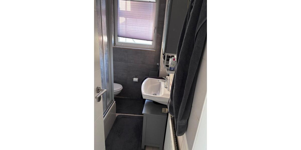 Etagenwohnung Düsseldorf Stadtbezirk 9 - 3.5 Zimmer, 84 m&sup2;, 1.200&euro; | Angebot:25350874