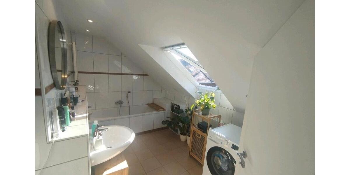 Dachgeschoßwohnung Neuss Furth-Mitte - 2 Zimmer, 70 m&sup2;, 235.000&euro; | Angebot:26165906