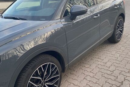 Audi Q3 152.000 km 21.800 &euro; Düsseldorf 40468