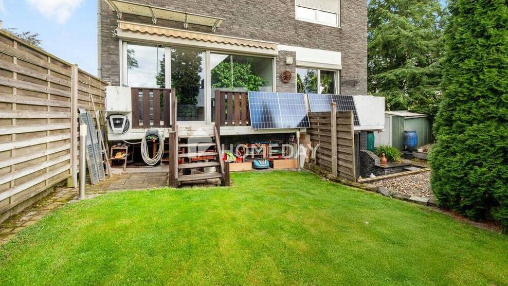Modernisierte Erdgeschoßwohnung mit Kamin, Massagedusche & privatem Garten - Wohnen mit Stil