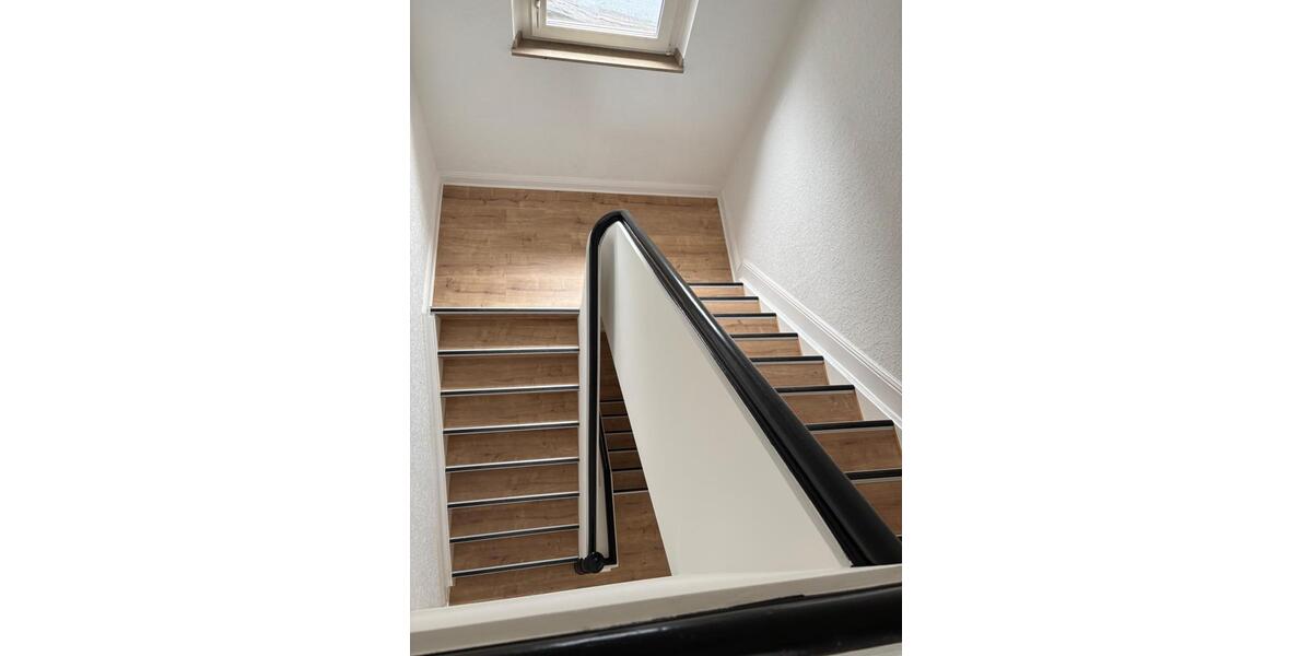 Reihenhaus Grevenbroich - 7 Zimmer, 170 m&sup2;, 1.700&euro; | Angebot:25647269