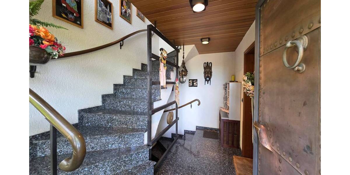 Zweifamilienhaus mit Einliegerwohnung in ruhiger Lage 6 zimmer