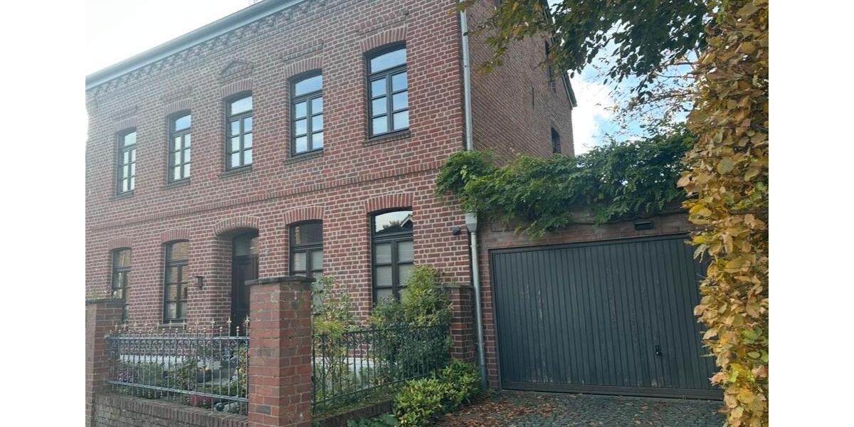 Einfamilienhaus Mönchengladbach West - 7 Zimmer, 290 m&sup2;, 3.600&euro; | Angebot:26126569