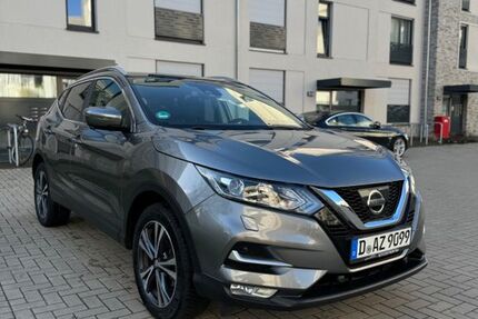 Nissan Qashqai 112.500 km 12.400 &euro; Düsseldorf 40472
