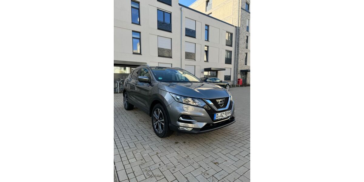 Nissan Qashqai 112.500 km 12.400 &euro; Düsseldorf 40472