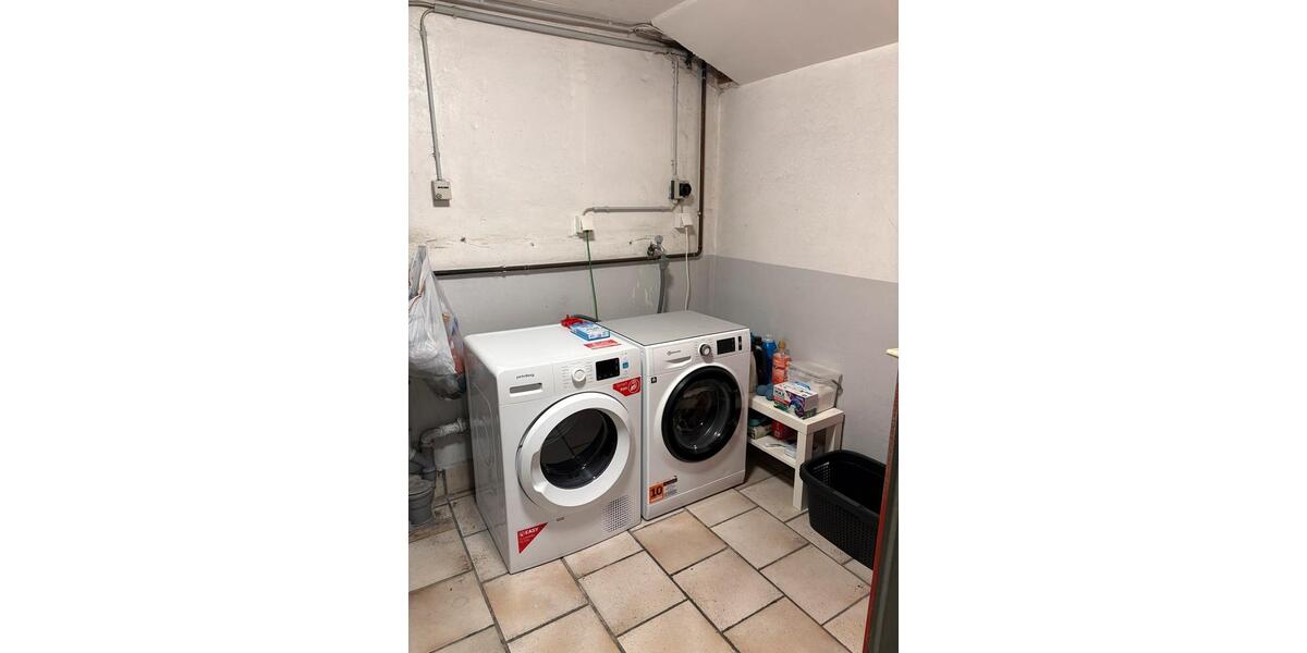 Dachgeschoßwohnung Mönchengladbach West - 4 Zimmer, 93 m&sup2;, 180.000&euro; | Angebot:27077729