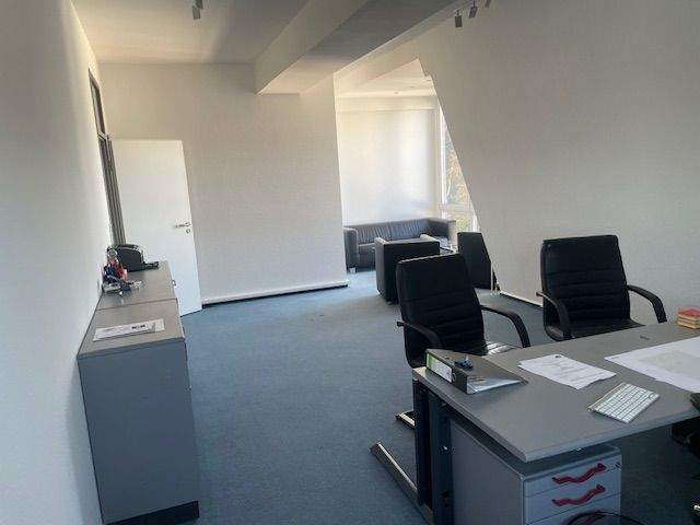 Gewerbeobjekt Mönchengladbach Eicken - 4 Zimmer, 121 m&sup2;, 972&euro; | Angebot:25665593