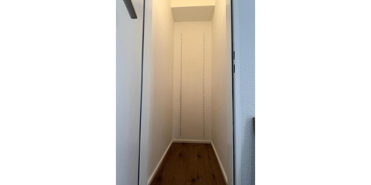 Etagenwohnung Düsseldorf Heerdt - 3 Zimmer, 80 m&sup2;, 1.400&euro; | Angebot:25647879
