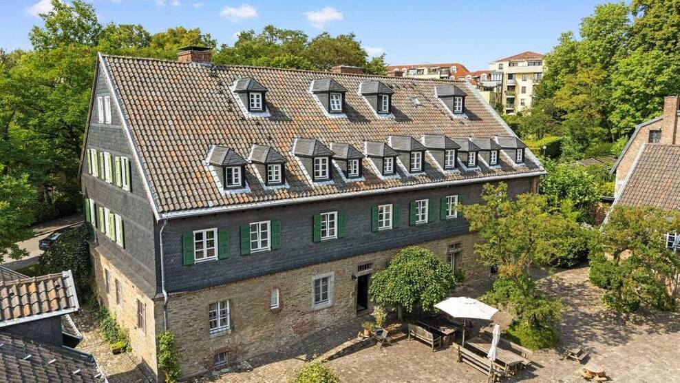 Voll vermietetes Mehrfamilienhaus auf historischem Gutshof