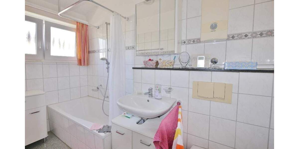 Attraktive Doppelhaushälfte auf großem Süd-West Grundstück in ruhiger Lage von Haan-Gruiten 5 zimmer