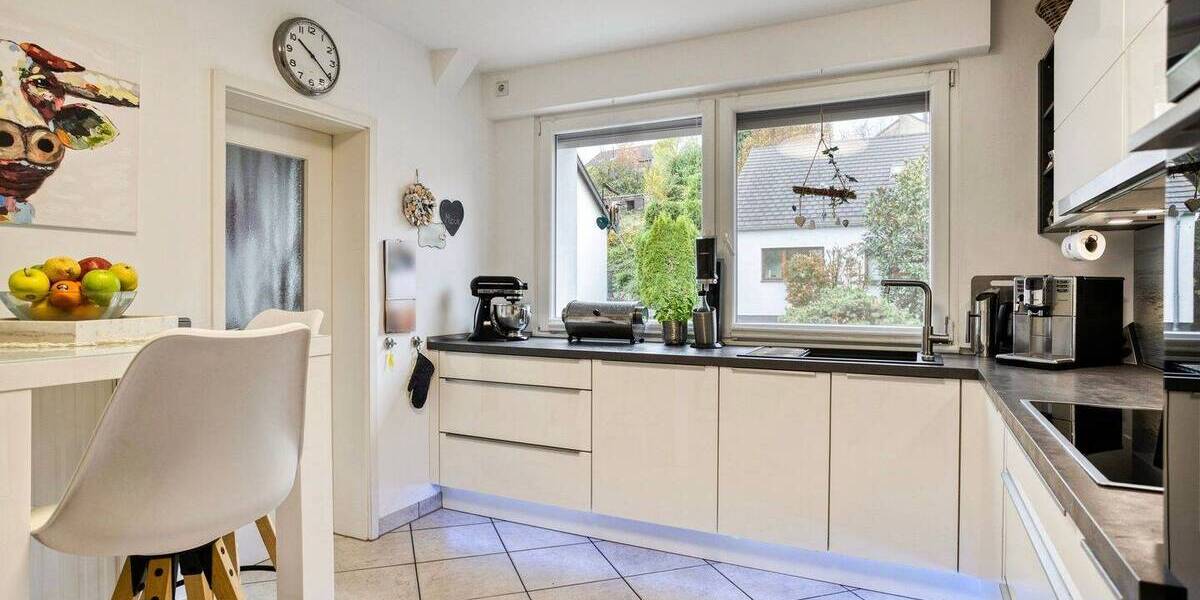 Drei Etagen voller Möglichkeiten - Reihenendhaus mit Einliegerwohnung, Garten & Garage in Winkhausen 7 zimmer