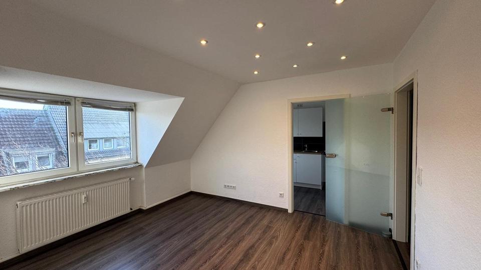 Moderne helle Wohnung 2ZKDB Erstbezug saniert Dachgeschoss Inrath 2 zimmer
