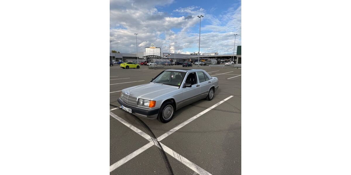 Mercedes-Benz 190 168.000 km 8.250 &euro; Tönisvorst 47918