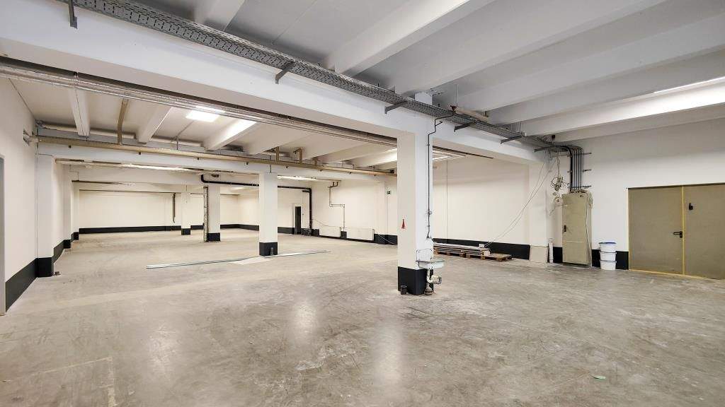 Attraktive Halle 560 m² mit Büro- und Sozialräumen in verkehrsgünstiger Lage von SG-Ohligs! zimmer