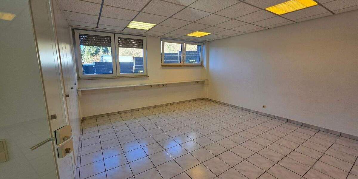 Gewerbeobjekt Velbert Mitte - 7 Zimmer, 210 m&sup2;, 1.600&euro; | Angebot:25246716