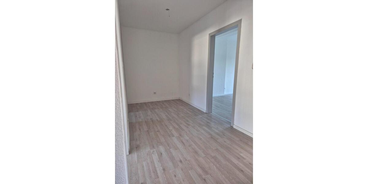 Etagenwohnung Solingen - 3 Zimmer, 71 m&sup2;, 535&euro; | Angebot:25751662