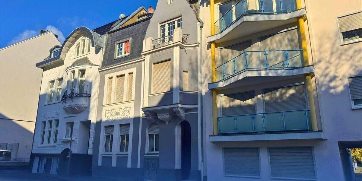 Schicke 4 Zimmer-Maisonette-ETW * Altbau Flair! * begehrtes Gründerzeitviertel * herrliche Terrasse 4 zimmer