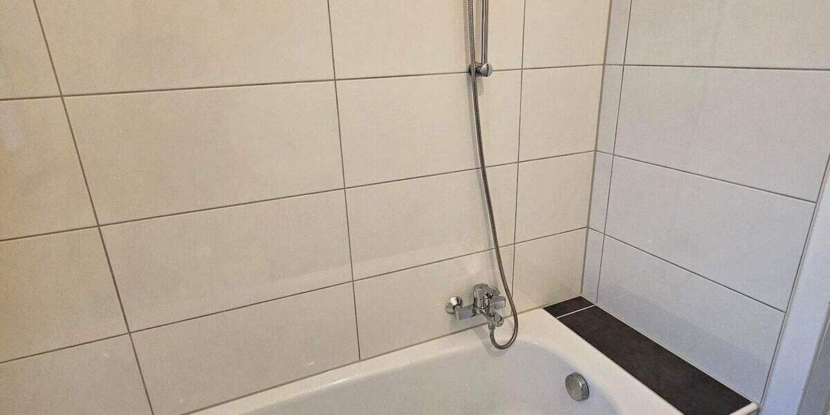 Etagenwohnung Duisburg Hochfeld - 3 Zimmer, 89 m&sup2;, 666&euro; | Angebot:25820478