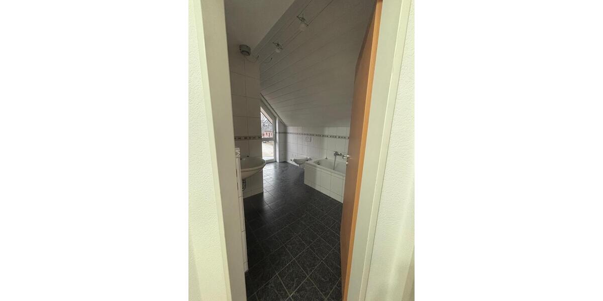 Frisch Renovierte 3 Zimmer Wohnung in ruhiger Lage 3 zimmer