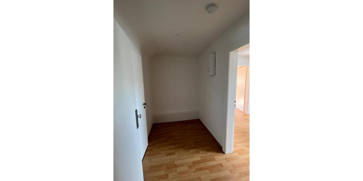 Dachgeschoßwohnung Leichlingen (Rheinland) - 2 Zimmer, 40 m&sup2;, 380&euro; | Angebot:26144285