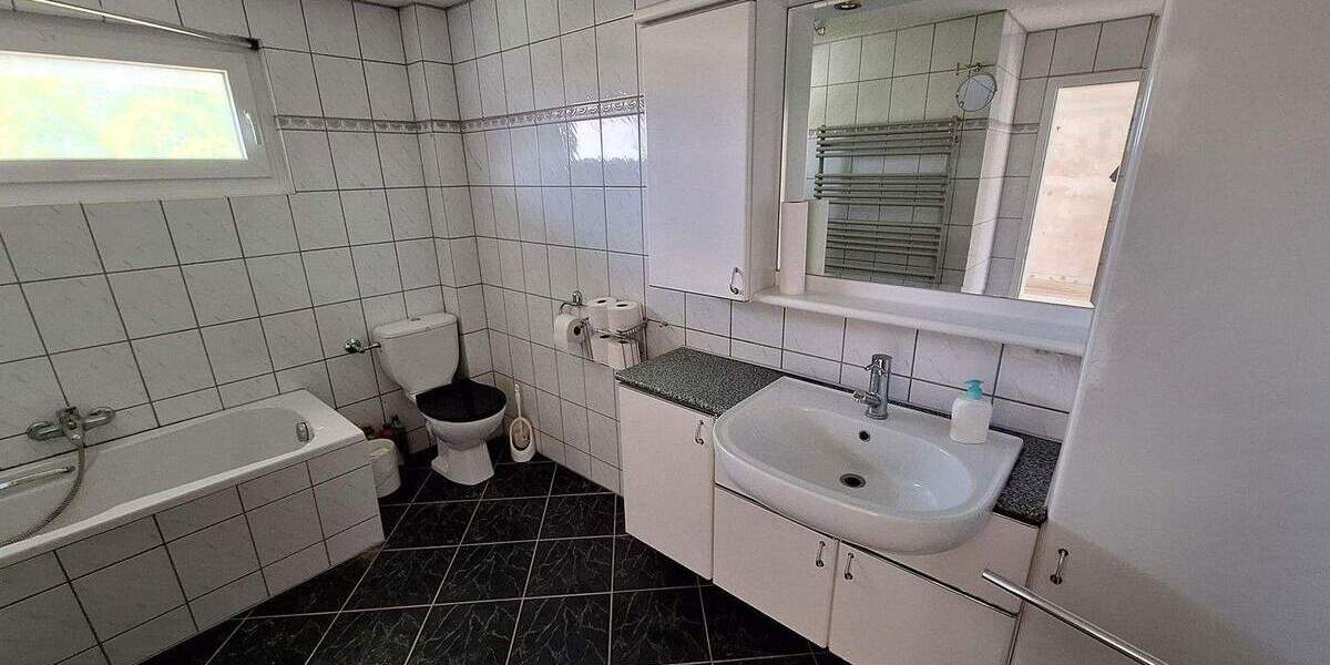 Modernisiertes 1 oder 2 Familienhaus in Langenfeld (Rheinland) 9 zimmer