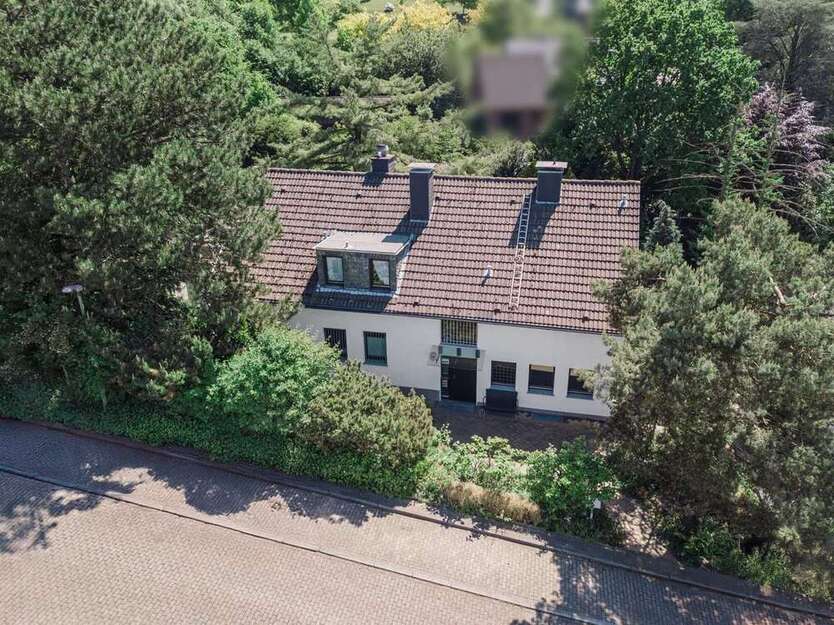 Haus zum Kaufen in Essen Kupferdreh 995.000 € 310 m²