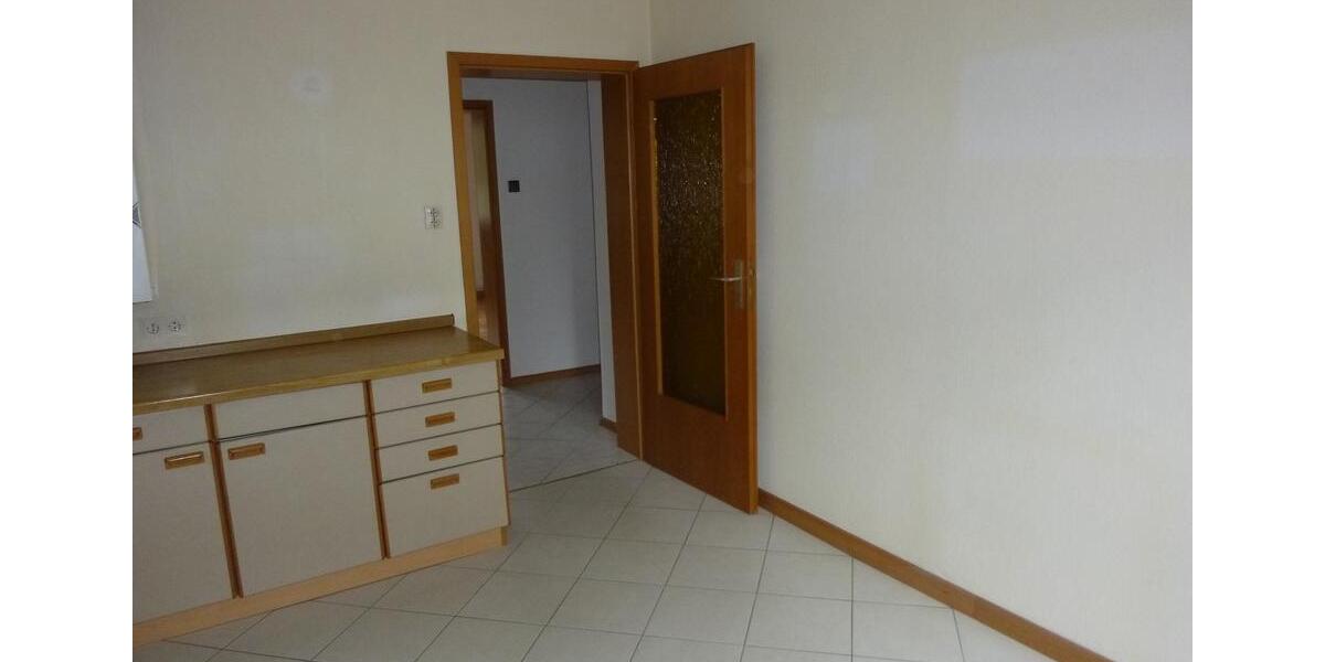 Etagenwohnung Duisburg Mittelmeiderich - 3 Zimmer, 75 m&sup2;, 400&euro; | Angebot:25794794