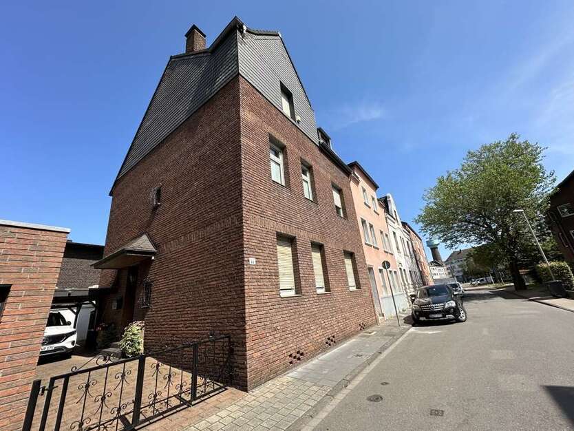 Haus zum Kaufen in Duisburg 389.000 € 204.75 m²
