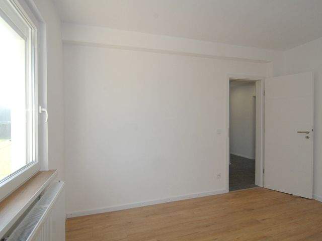 Düsseldorf-Unterrath: 3-Zimmer ETW mit Küche, Bad u. Flur ... plus 27 m² Nutzfläche im UG inkl. Gartennutzung ... Erstbezug nach Totalsanierung 3 zimmer