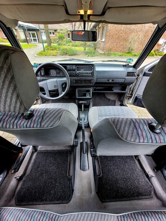 VW Jetta 184.000 km 4.000 € Düsseldorf 40213