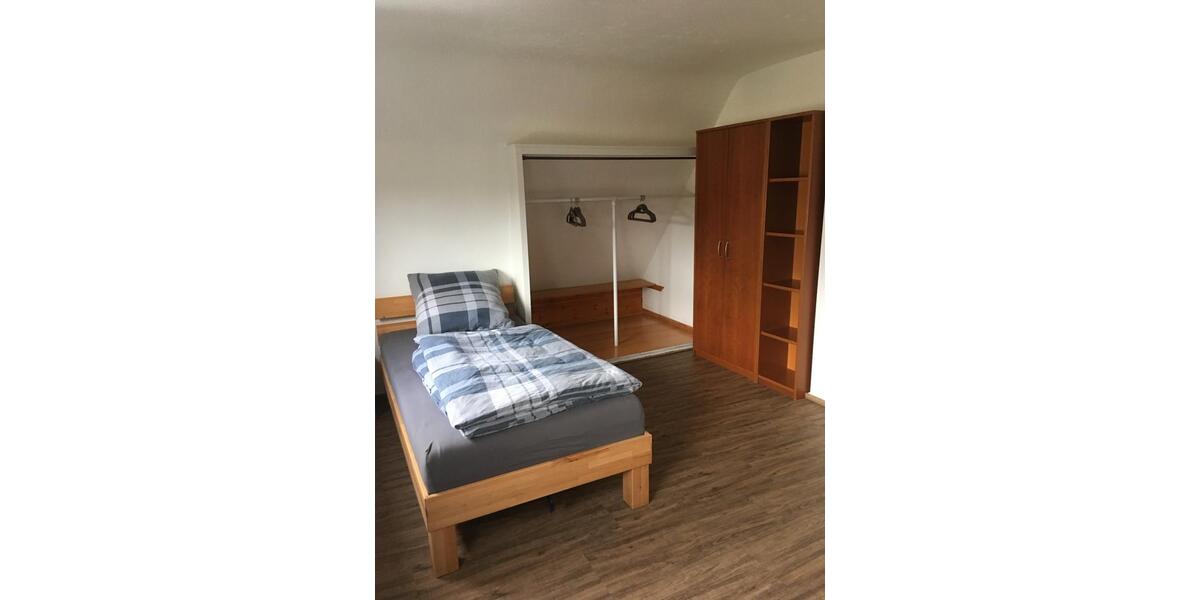 Dachgeschoßwohnung Duisburg Huckingen - 2 Zimmer, 47 m&sup2;, 750&euro; | Angebot:26468287