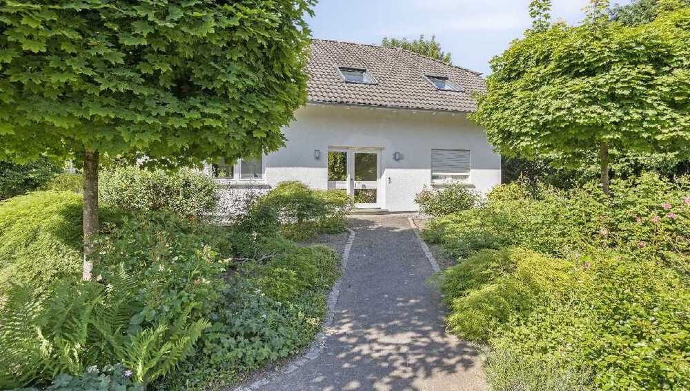 Zweifamilienhaus und Bungalow auf 2.412m² Traumgrundstück in Ratingen 9 zimmer