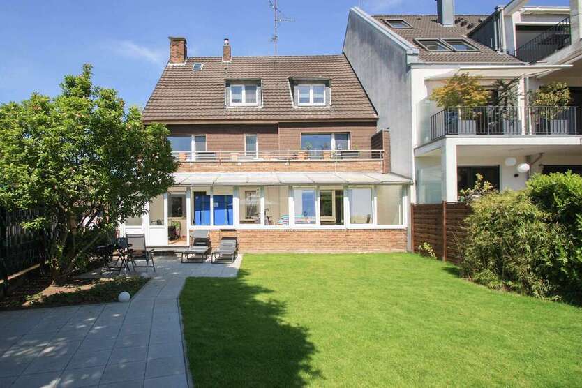 Haus zum Kaufen in Düsseldorf Hamm 808.000 € 263 m²