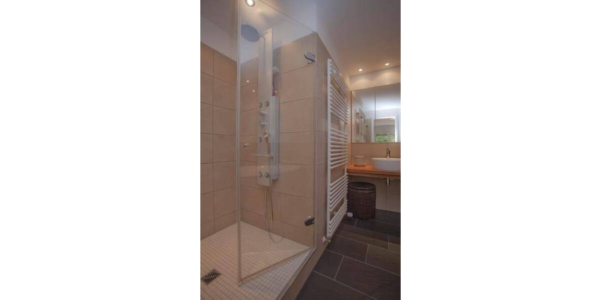 Etagenwohnung Krefeld Inrath/Kliedbruch - 3 Zimmer, 111 m&sup2;, 470.000&euro; | Angebot:25701233