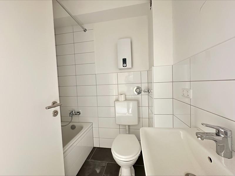 Gemütliche 2-Zi.-Wohnung mit Balkon! zimmer