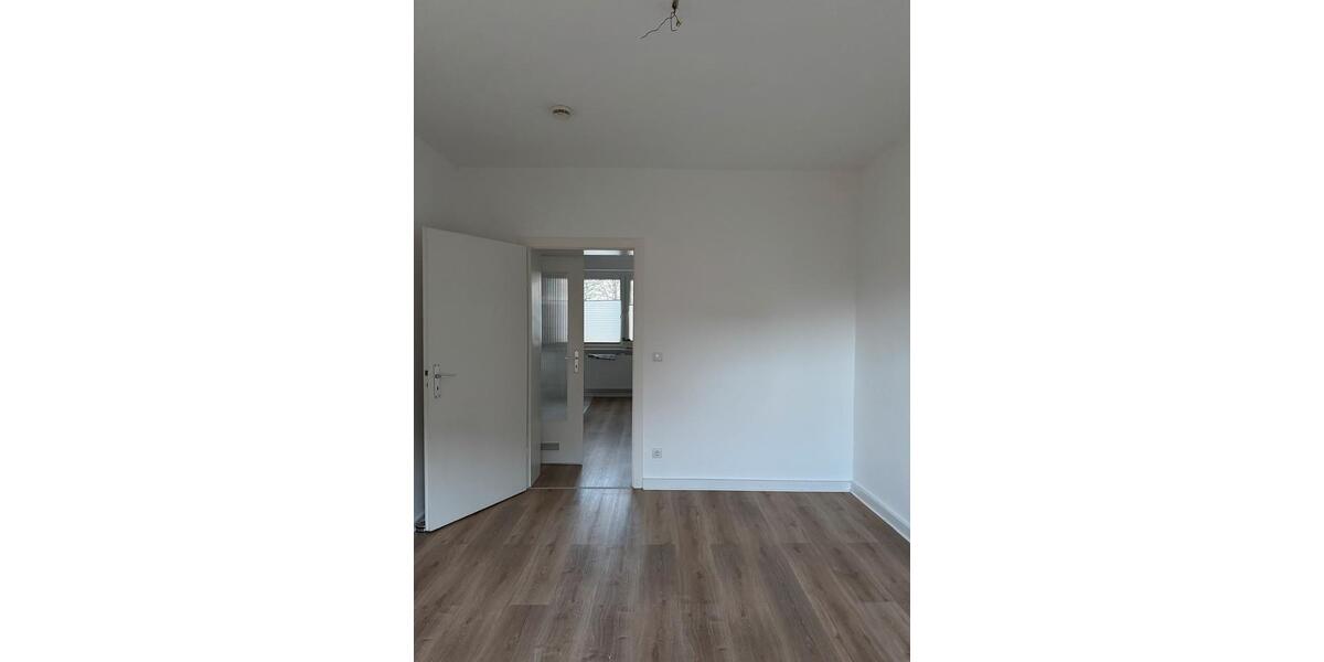 Erdgeschoßwohnung Düsseldorf Stadtbezirk 8 - 2 Zimmer, 52 m&sup2;, 590&euro; | Angebot:25721940