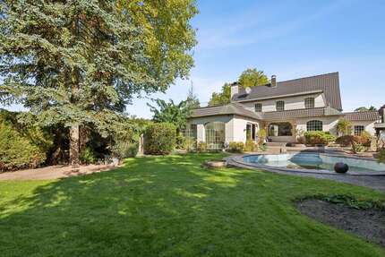 Haus zum Kaufen in Ratingen 929.000 € 261 m² 8 zimmer