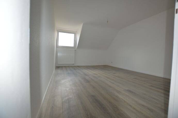 Etagenwohnung Düsseldorf Rath - 2 Zimmer, 36 m&sup2;, 430&euro; | Angebot:26915917