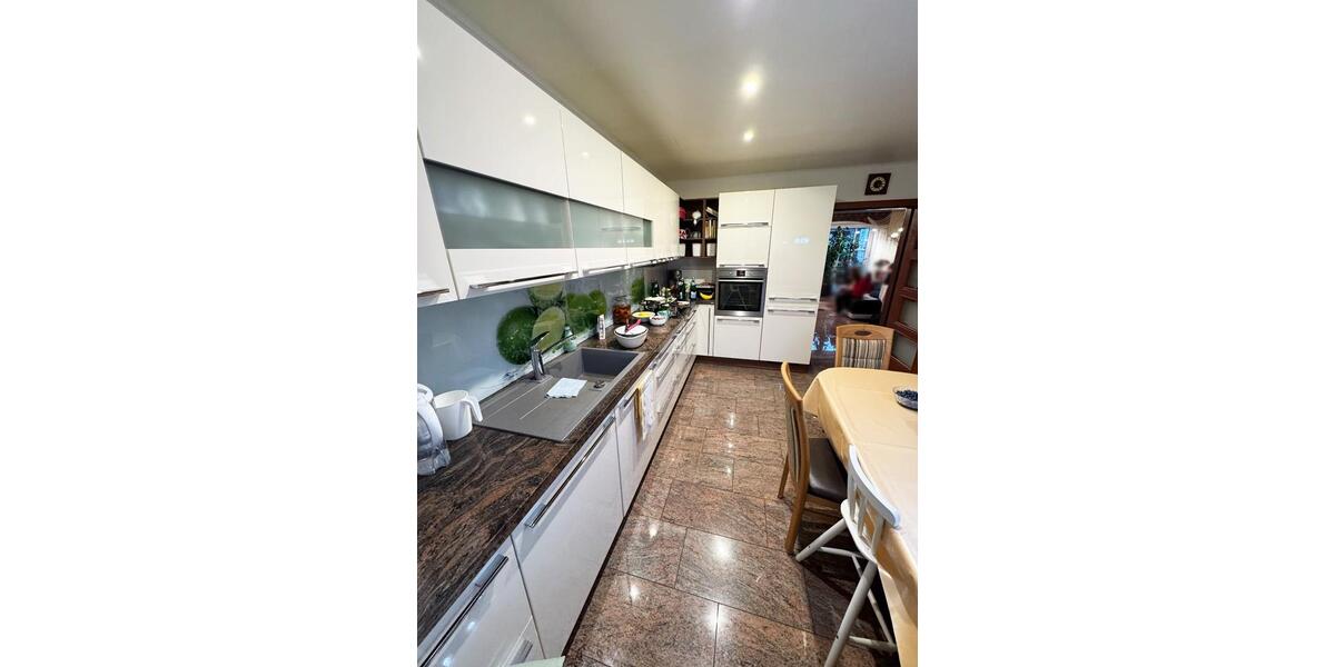 Gepflegtes Familienhaus mit Garten und PV-Anlage in Neuss 6 zimmer