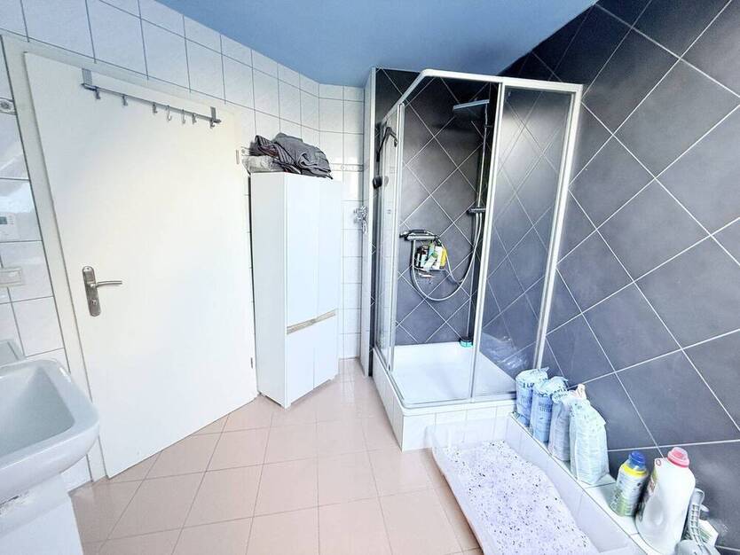 4-Zimmer-MaisonetteWohnung über zwei Ebenen, mit Balkon und Seeblick in ruhiger Wohnlage.