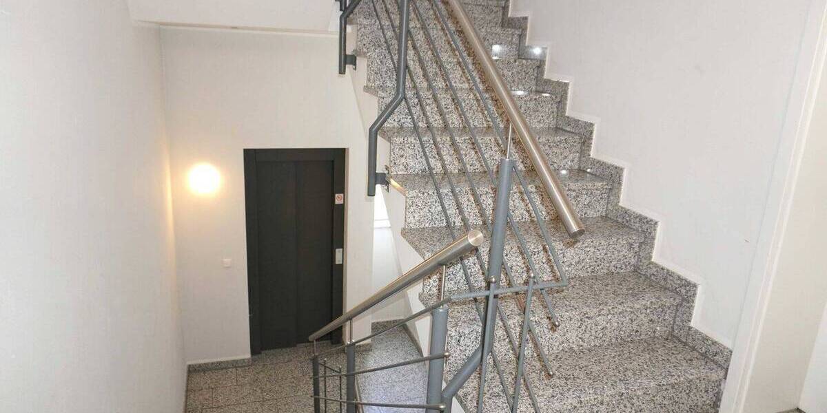 Vermietete 2- bis 3-Zimmer in charmantem Altbau in Opladen! 2 zimmer