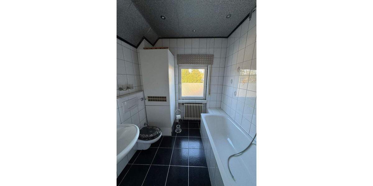 Einfamilienhaus Korschenbroich - 6 Zimmer, 180 m&sup2;, 420.000&euro; | Angebot:25777504