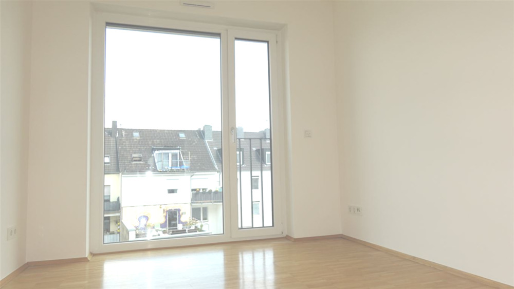 Moderne 3 Zimmer Wohnung mit EBK, Sonnenterrasse, Fernblick. Frisch renoviert. 3 zimmer